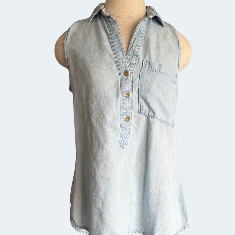 Cloth & Stone Light Wash Denim Sleeveless Henley Top Size S Coastal Boho